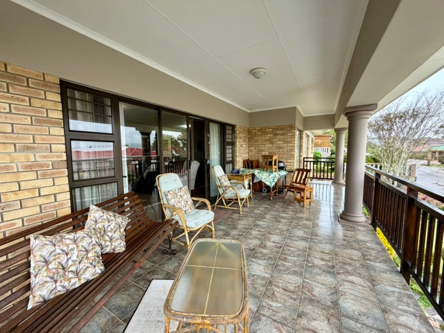 4 Bedroom Property for Sale in Fraaiuitsig Western Cape